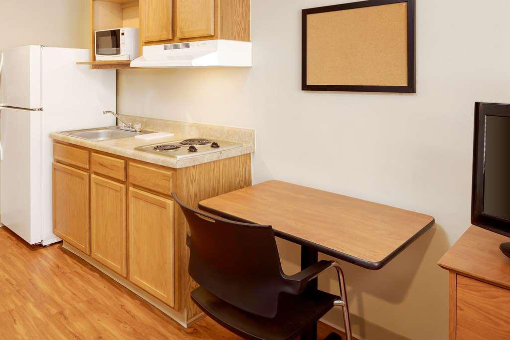 Extended Stay America Select Suites - Cleveland - 曼图尔 客房 照片