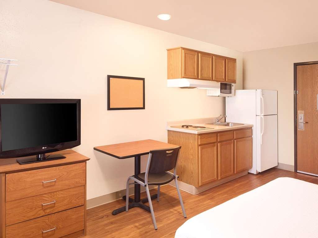 Extended Stay America Select Suites - Cleveland - 曼图尔 客房 照片