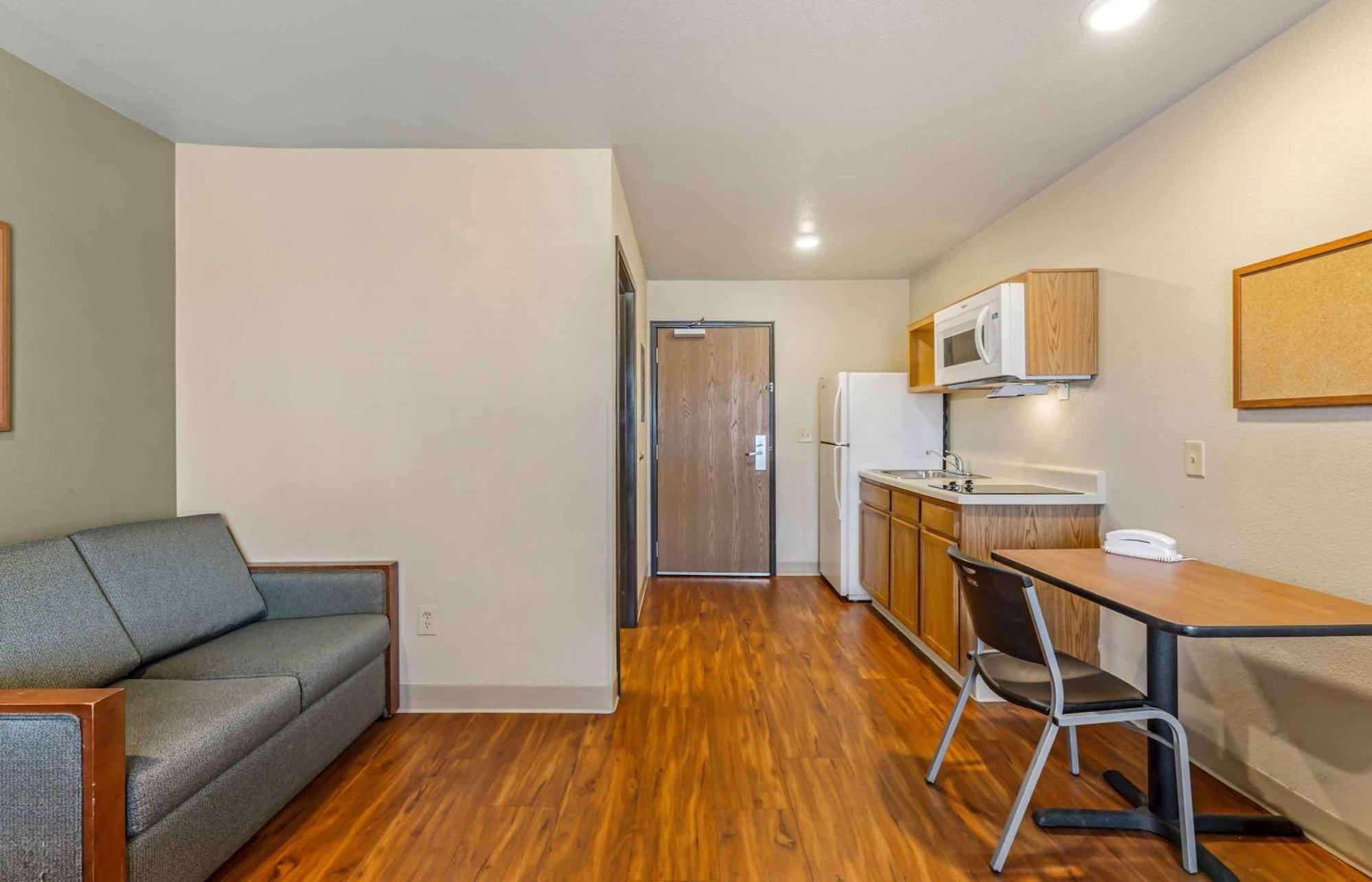 Extended Stay America Select Suites - Cleveland - 曼图尔 外观 照片