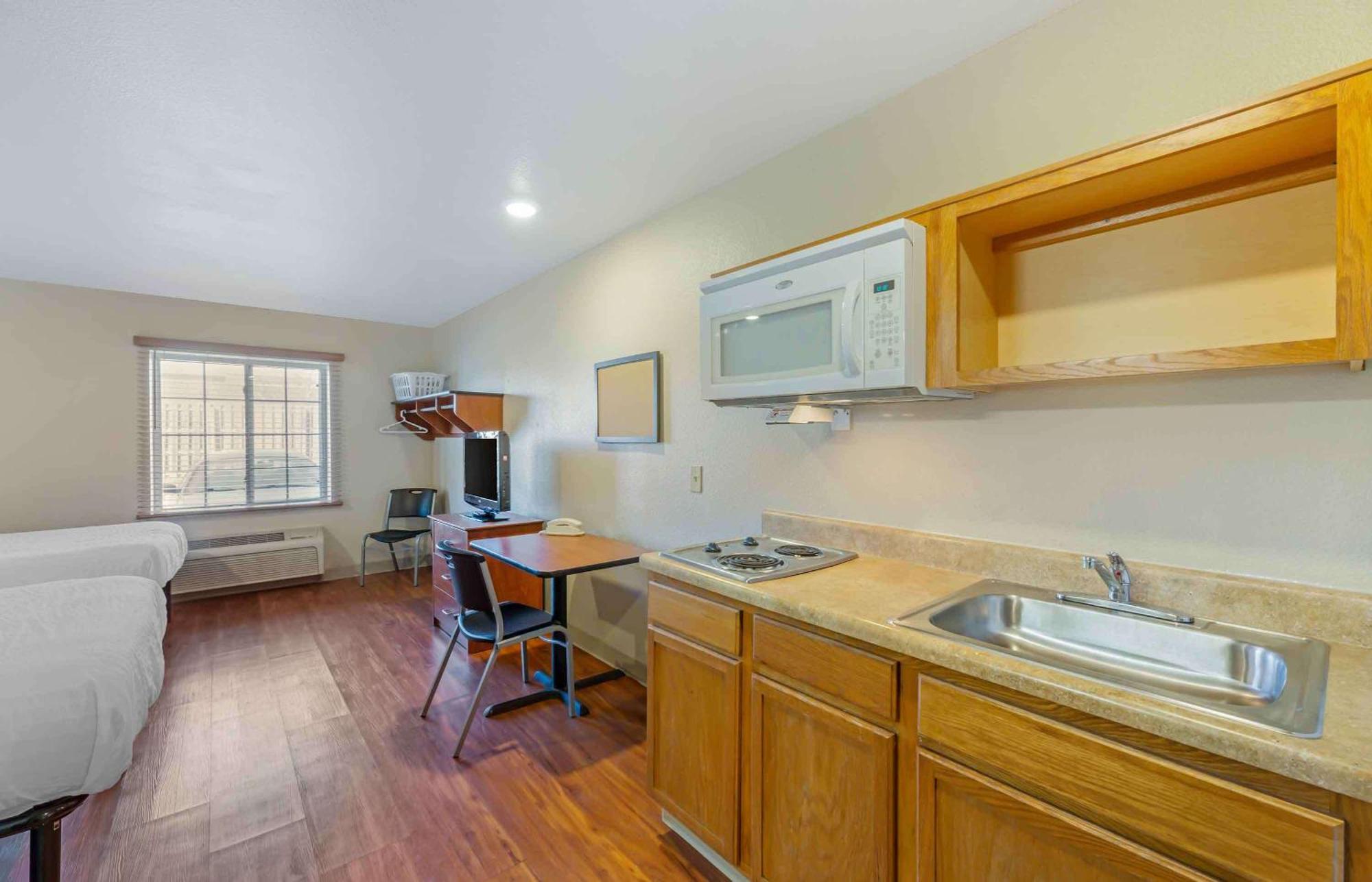 Extended Stay America Select Suites - Cleveland - 曼图尔 外观 照片