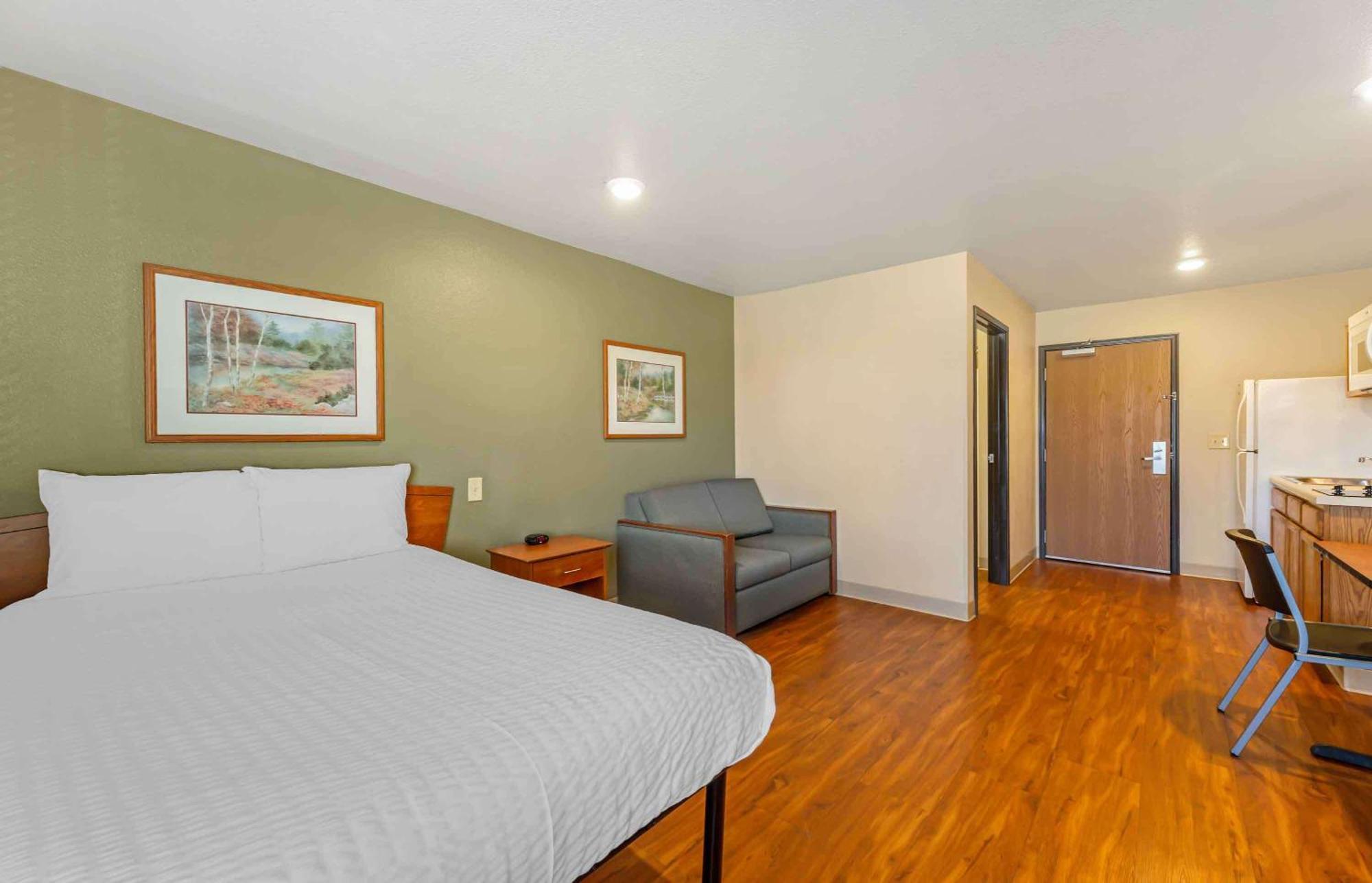 Extended Stay America Select Suites - Cleveland - 曼图尔 外观 照片