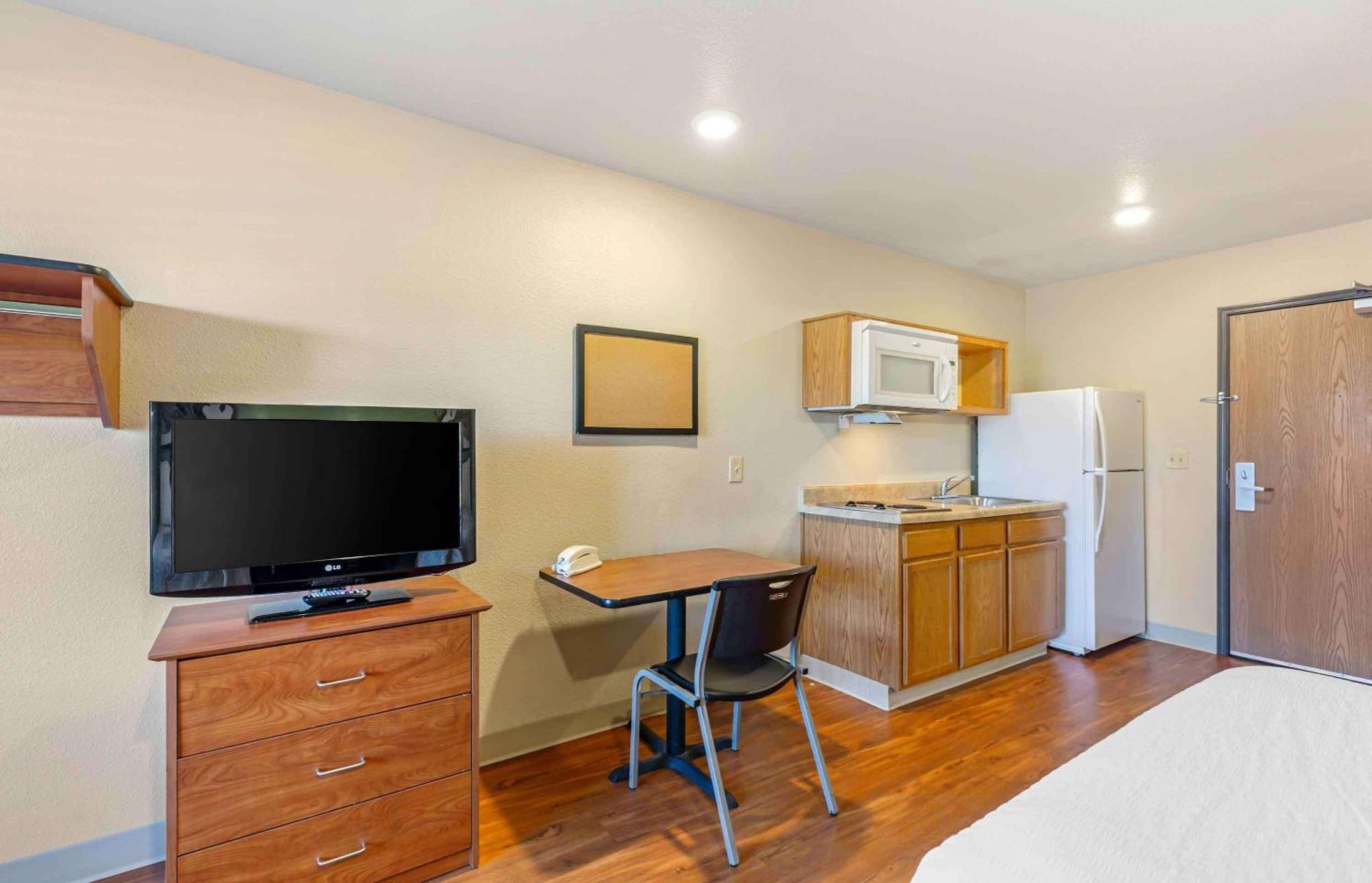 Extended Stay America Select Suites - Cleveland - 曼图尔 外观 照片