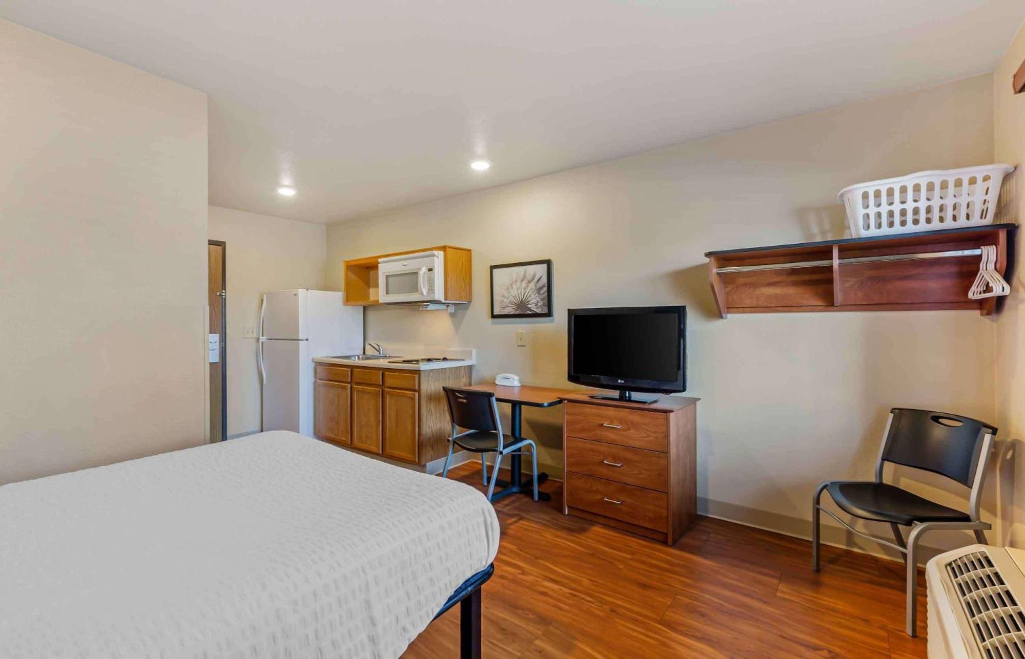 Extended Stay America Select Suites - Cleveland - 曼图尔 外观 照片